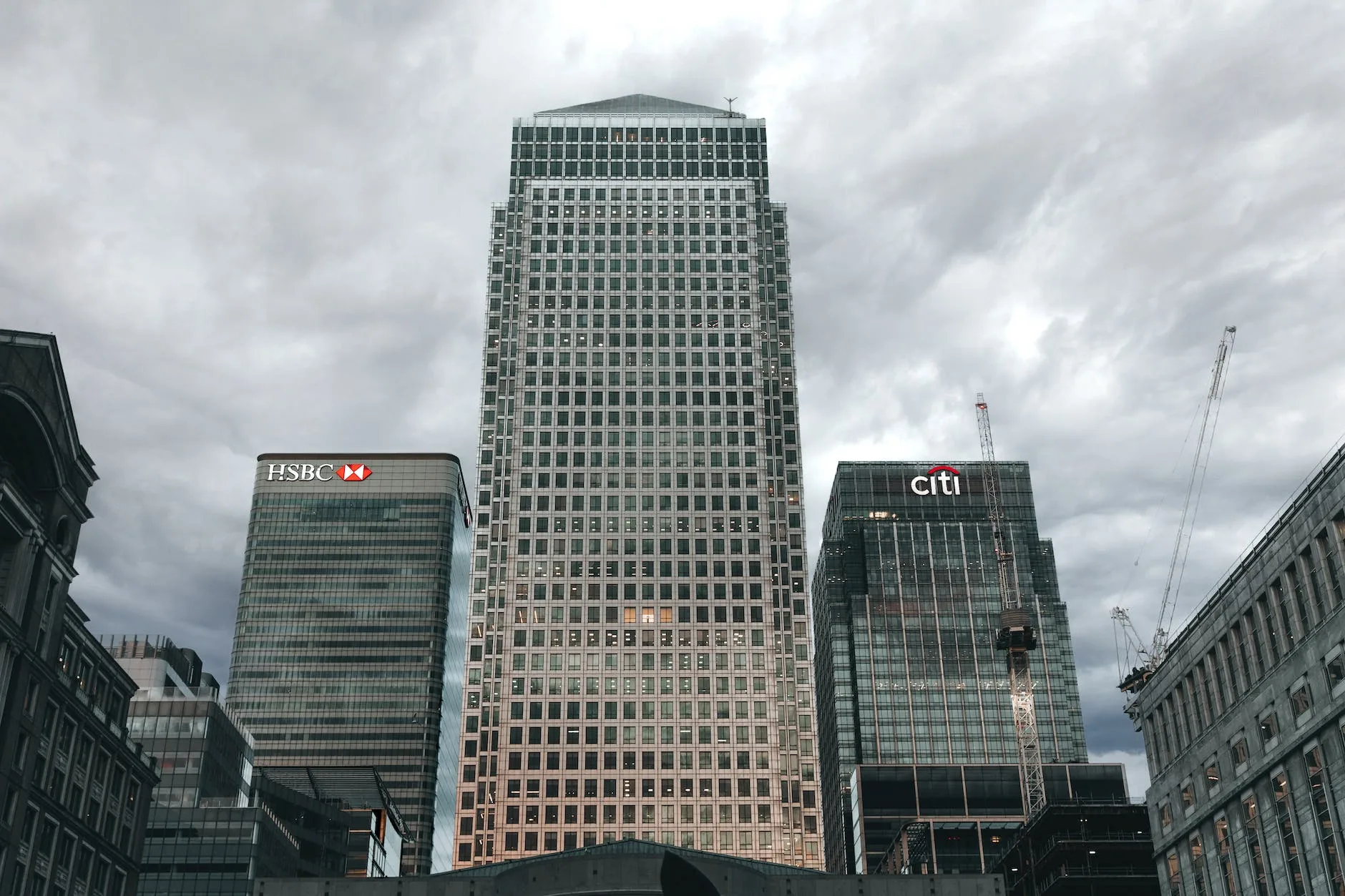 Are Low Interest Rates Good for Banks and Fintechs?
